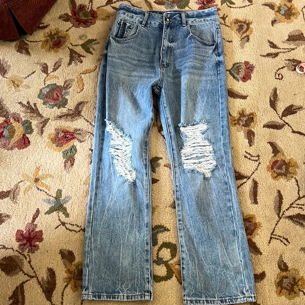 Twelve by Twelve blue ripped mom jeans (size 28)
